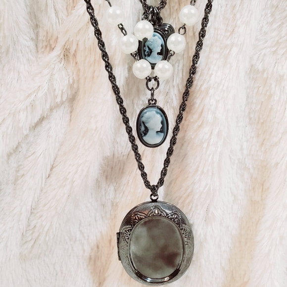 Layered Locket - Picture 5 of 5